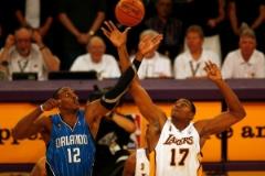 楊毅舊言論：霍華德難進歷史中鋒前十 大帝與約基奇均更強